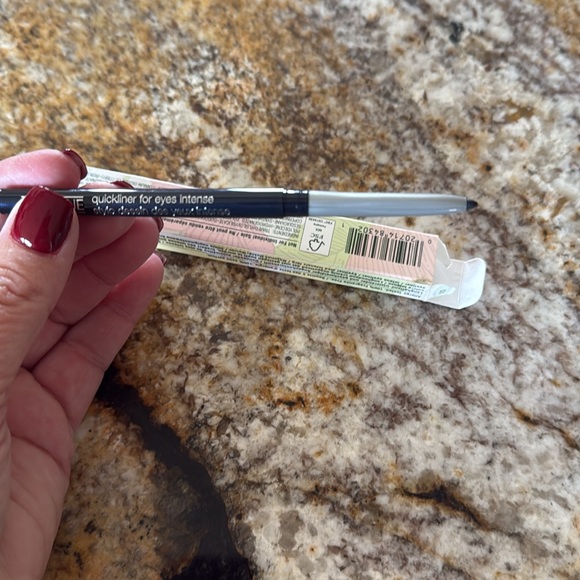 Clinique eyeliner - Picture 3 of 3